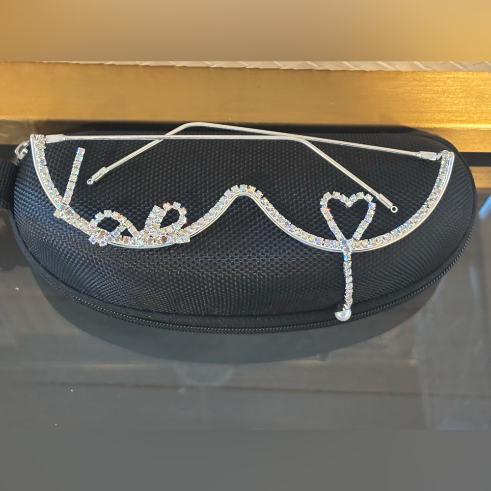 Elegant Silver LOVE eye fashion